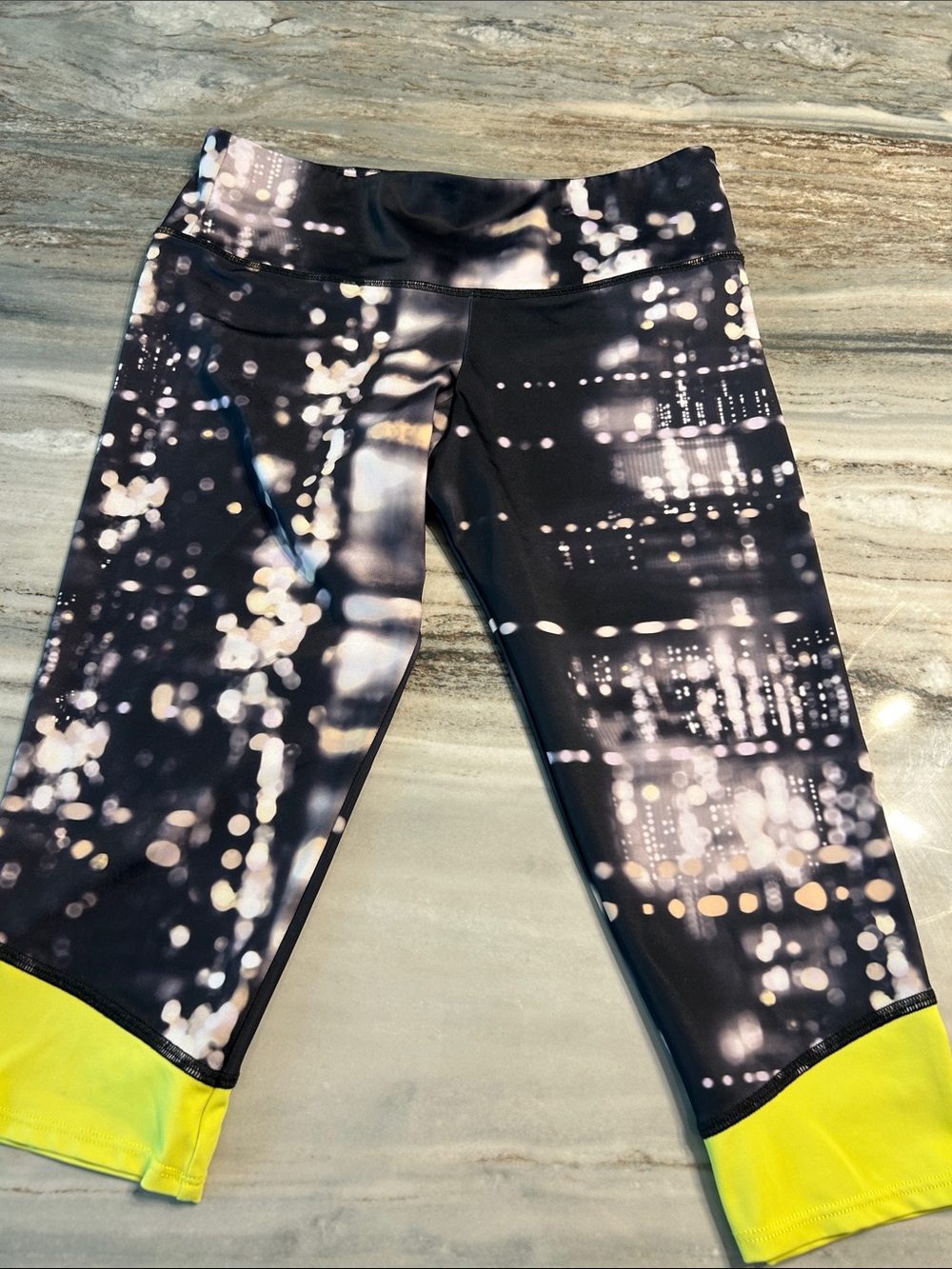 Onzie Black Sparkle Print Capri Leggings with Neon Yellow Onzie Sz M/L